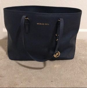 Michael kors large leather tote.